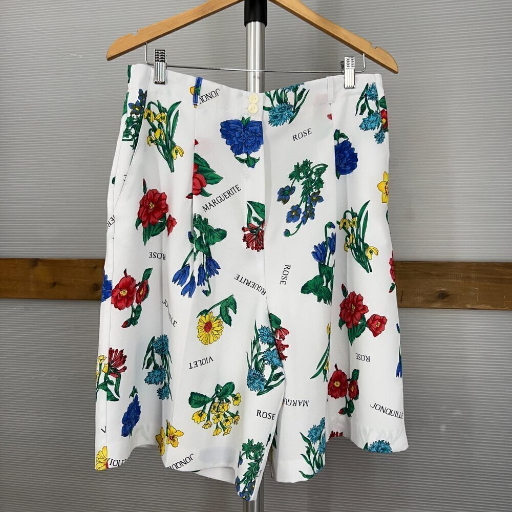 VTG collections internationale White Floral Pleated Zip Up High Waist Short Sz L